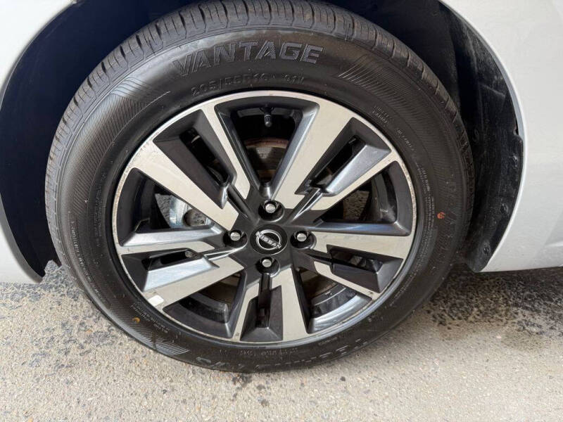 2025 Nissan Versa SV
