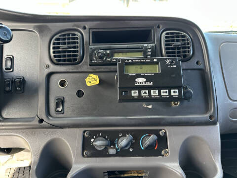 2007 Freightliner M2 106