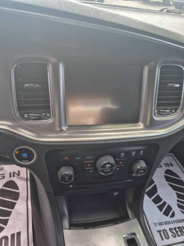 2013 Dodge Charger SXT