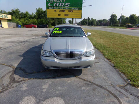2004 Lincoln Town Car for sale at Credit Cars of NWA in Bentonville AR