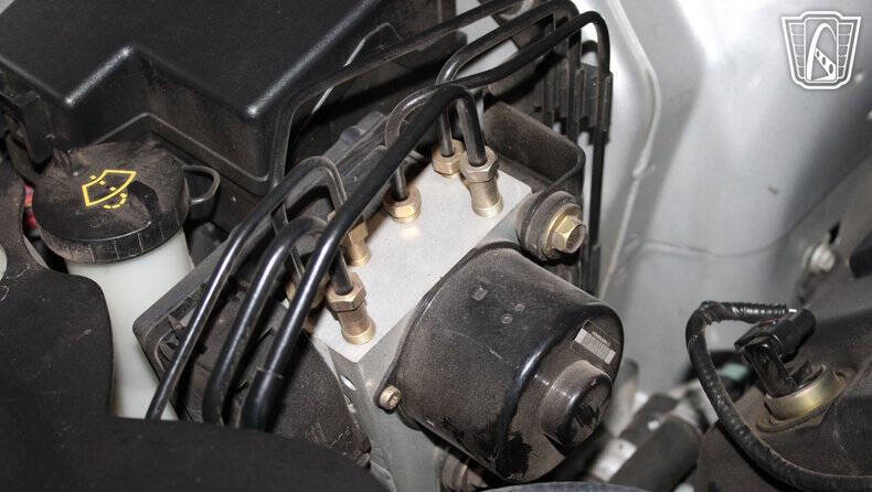 2004 Ford Thunderbird Deluxe