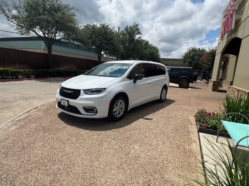 2024 Chrysler Pacifica Touring L