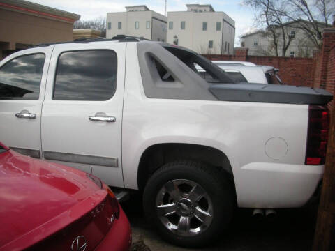 2011 Chevrolet Avalanche LS