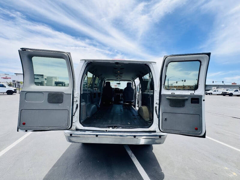 2013 Ford E-Series E-350 SD XL