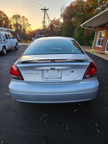 2005 Ford Taurus SE