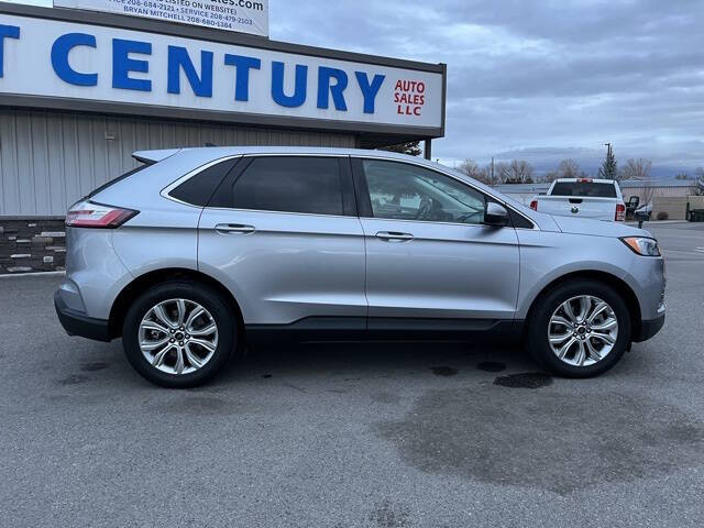 2024 Ford Edge Titanium