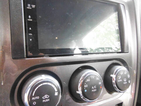 2013 Dodge Challenger SXT Plus