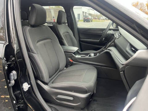 2024 Jeep Grand Cherokee L Laredo