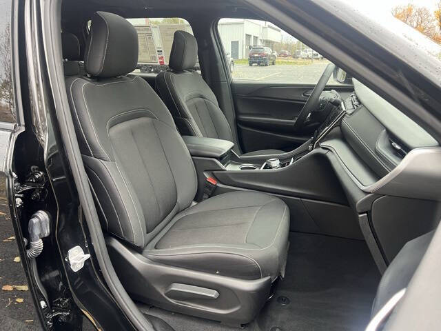 2024 Jeep Grand Cherokee L Laredo