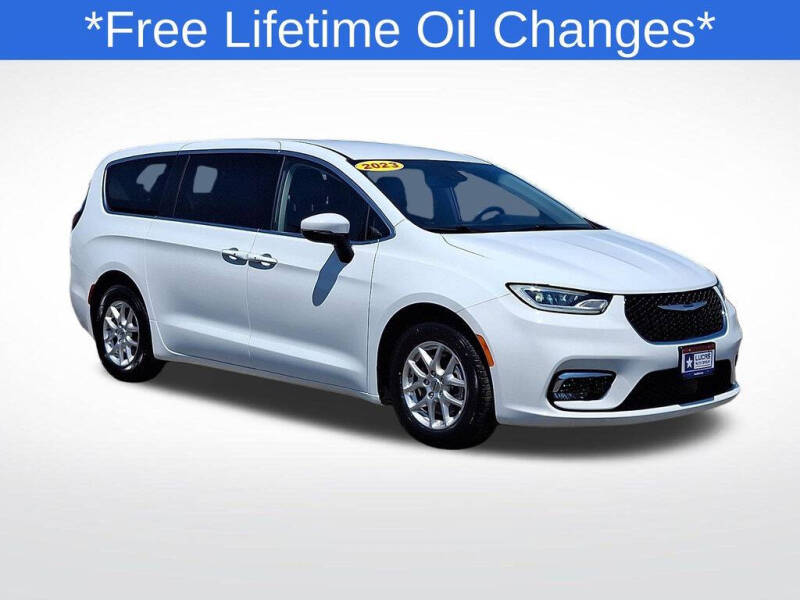 2023 Chrysler Pacifica Touring L