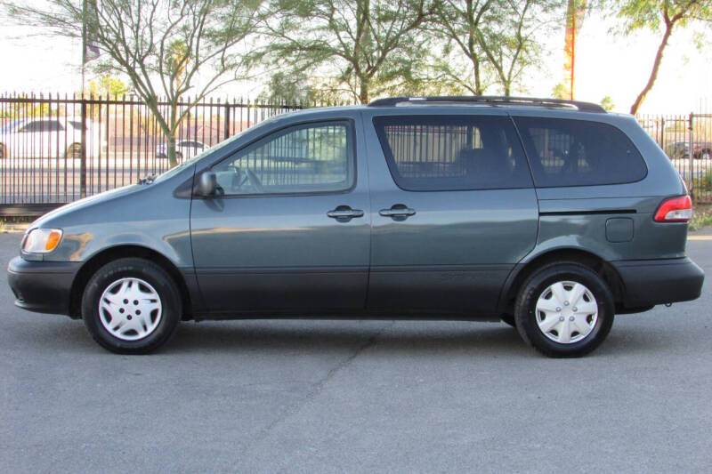 2002 Toyota Sienna CE