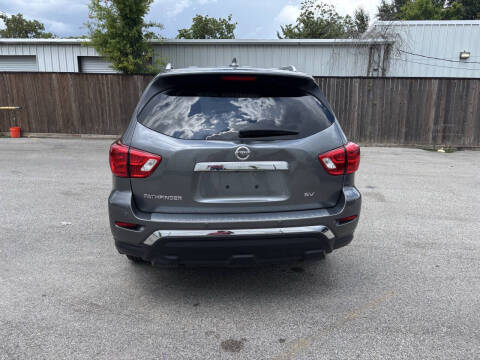 2020 Nissan Pathfinder SV