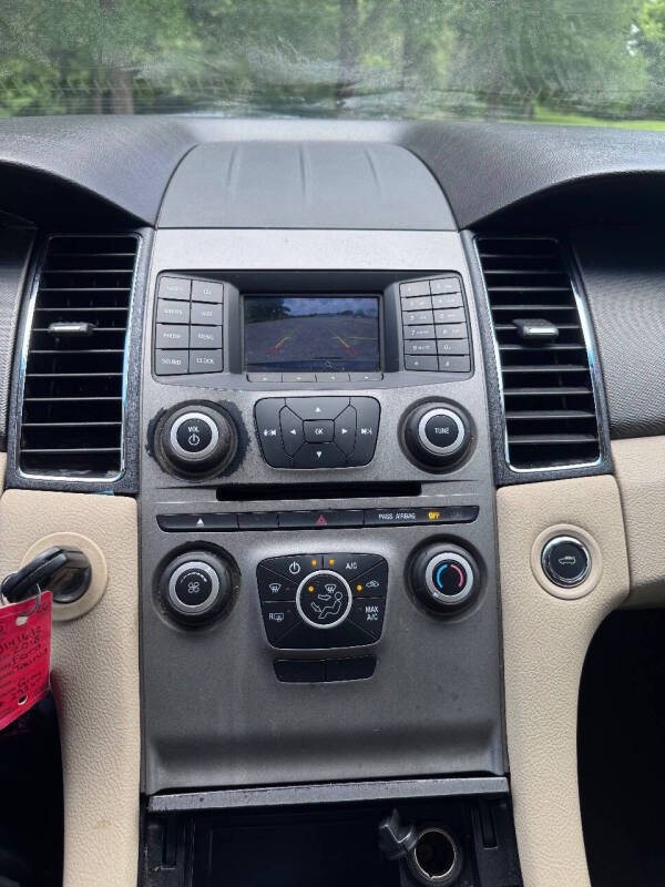 2018 Ford Taurus SE