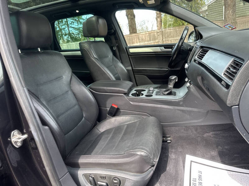 2017 Volkswagen Touareg V6 Wolfsburg