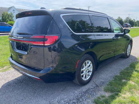 2022 Chrysler Pacifica Touring L