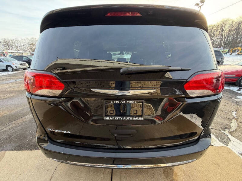 2017 Chrysler Pacifica Touring-L