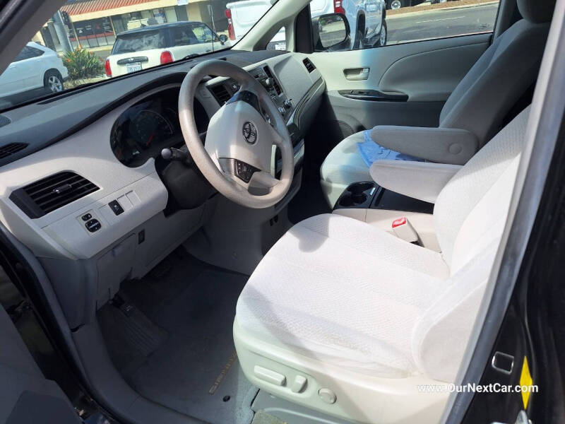 2011 Toyota Sienna LE 8-Passenger