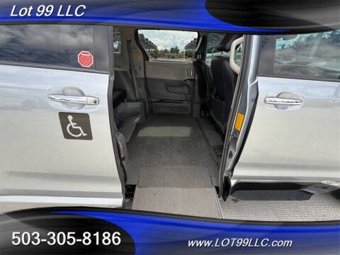 2014 Toyota Sienna SE 8-Passenger