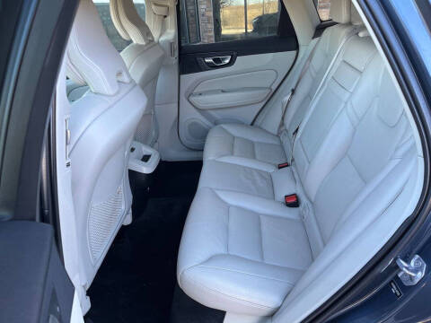 2020 Volvo XC60 T5 Momentum