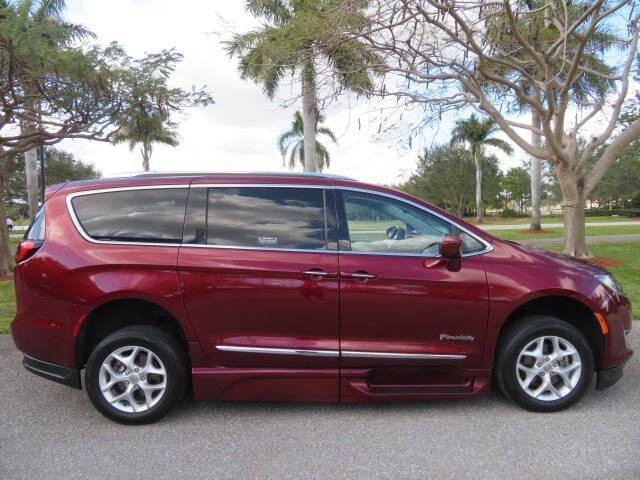 2020 Chrysler Pacifica Touring L Plus