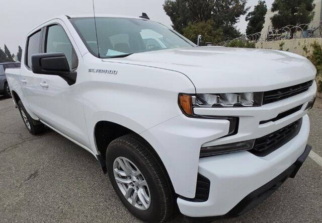 Used 2020 Chevrolet Silverado 1500 RST with VIN 3GCPWDEK6LG268551 for sale in Bloomington, IL