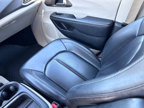 2021 Chrysler Voyager LXi