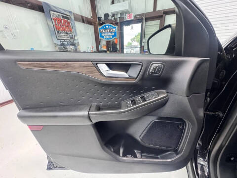 2020 Ford Escape Titanium