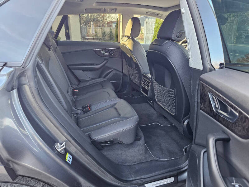 2020 Audi Q8 quattro Premium Plus 55 TFSI