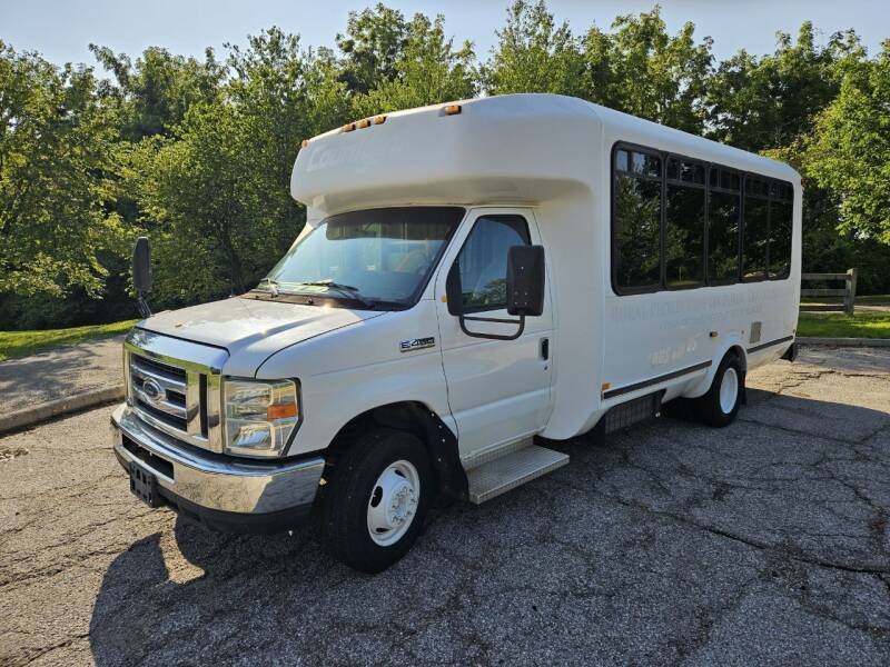 2011 Ford E-450 Shuttle Bus  for sale at Allied Fleet Sales in Saint Louis MO