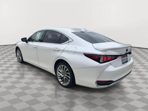2023 Lexus ES 300h Luxury