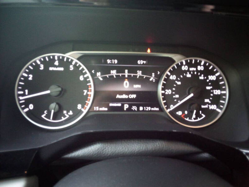 2025 Nissan Pathfinder SL