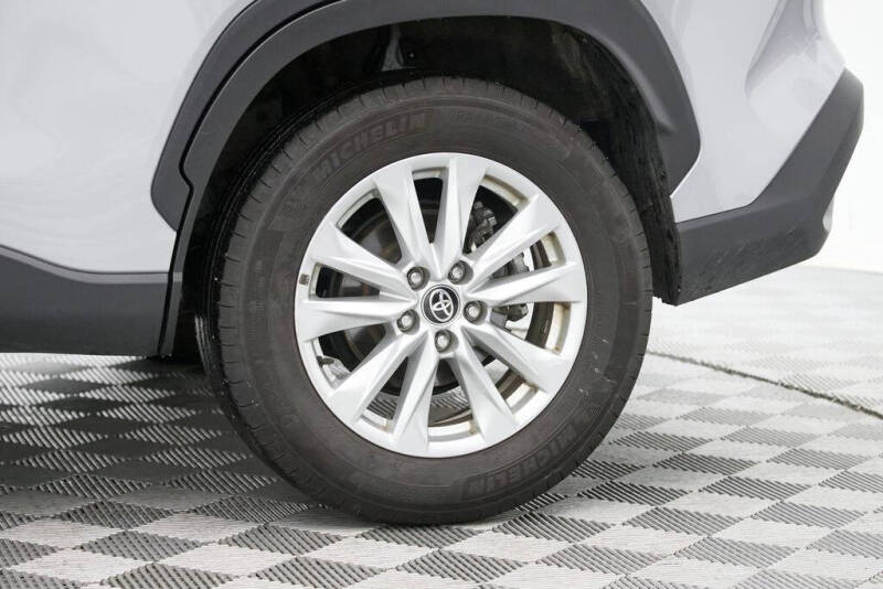 2025 Toyota Corolla Cross LE