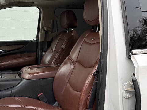 2017 Cadillac Escalade ESV Premium Luxury