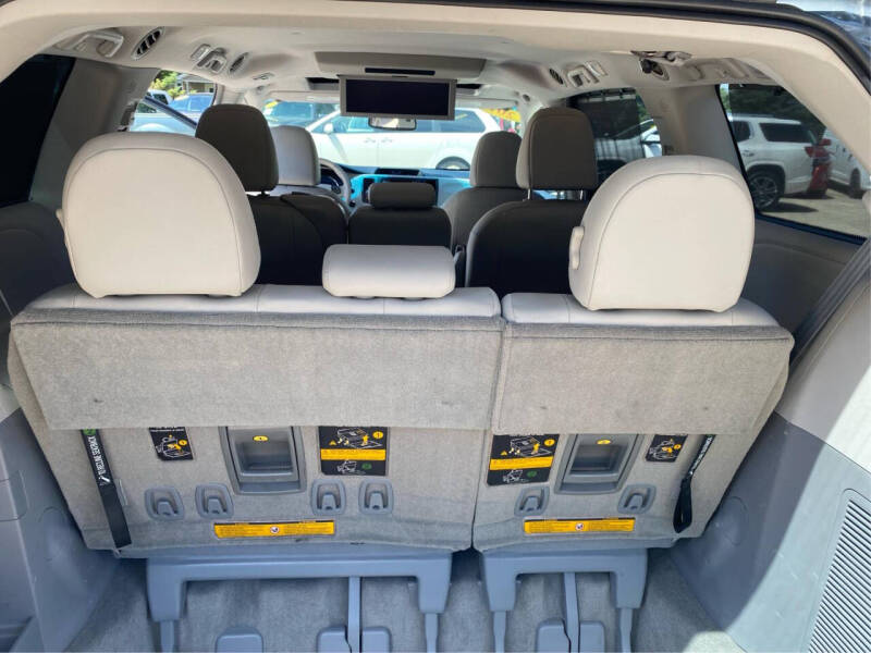 2012 Toyota Sienna