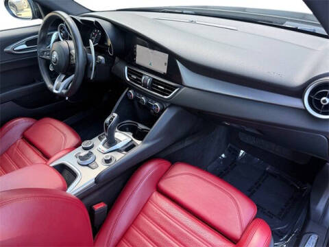 2022 Alfa Romeo Giulia Veloce