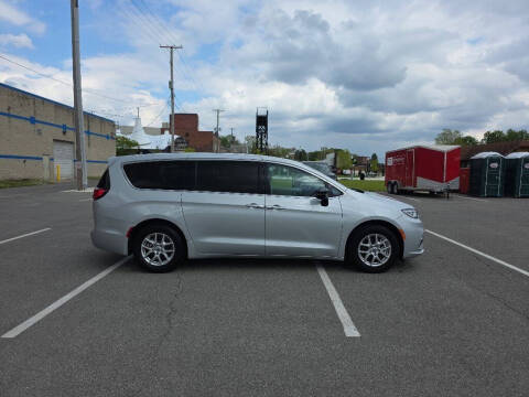 2024 Chrysler Pacifica Touring L