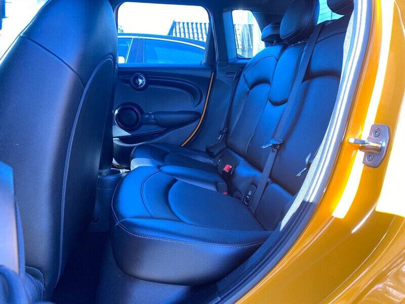 2017 MINI Hardtop 4 Door Cooper