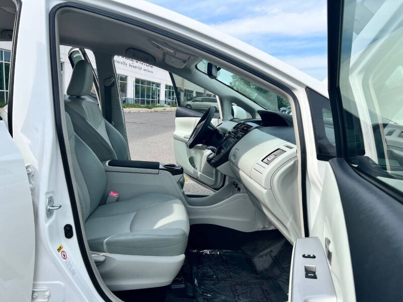 2012 Toyota Prius v Five