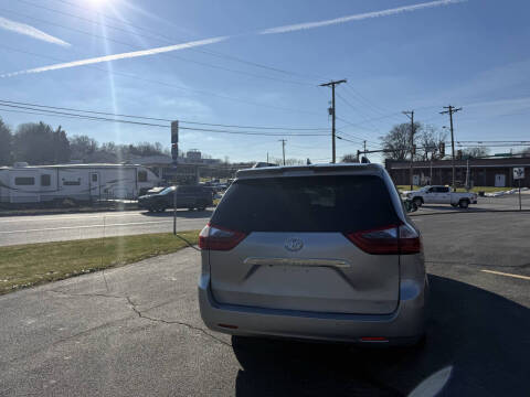 2020 Toyota Sienna XLE Premium 7-Passenger