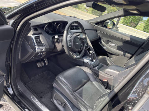 2018 Jaguar E-PACE P300 R-Dynamic S