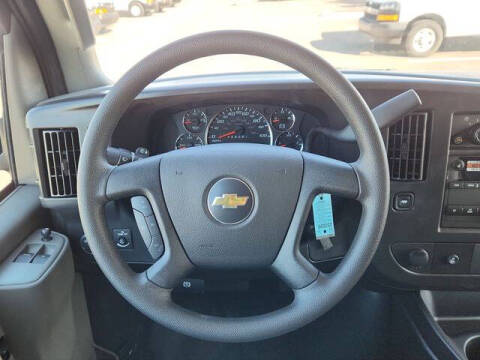 2025 Chevrolet Express 3500