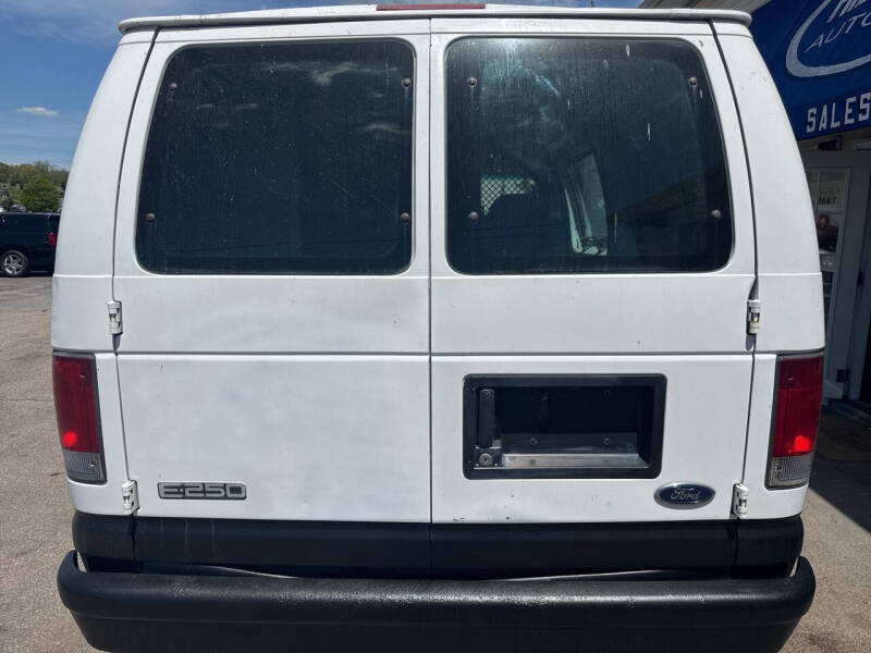 2005 Ford E-Series E-250