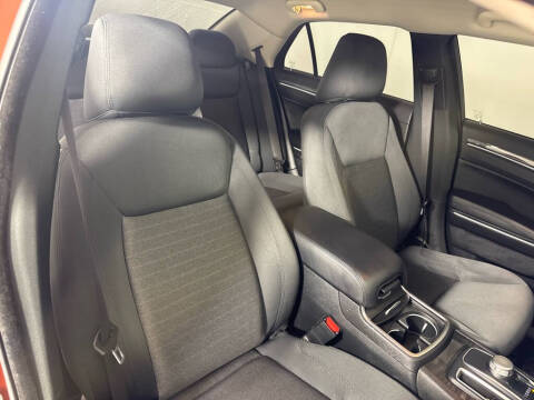 2020 Chrysler 300 Touring