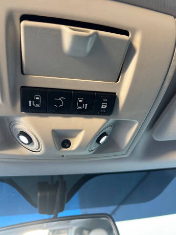 2014 Volkswagen Routan SEL Premium