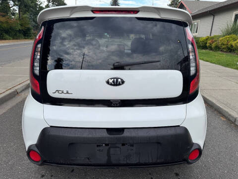 2015 Kia Soul +