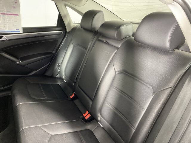 2017 Volkswagen Passat 1.8T R-Line