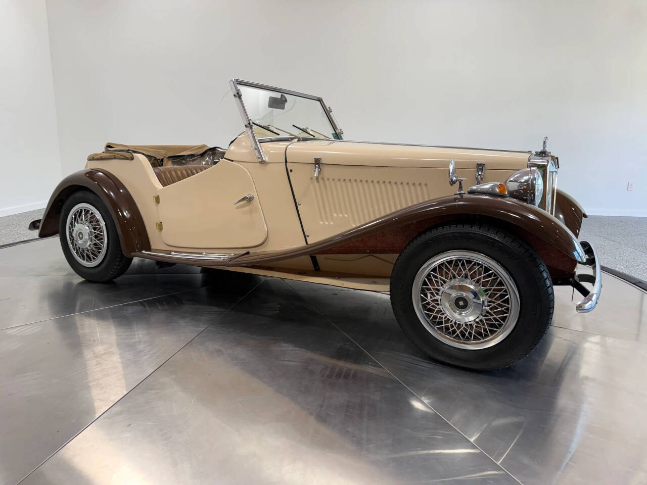 2011 Sp Constr MG Replica 22