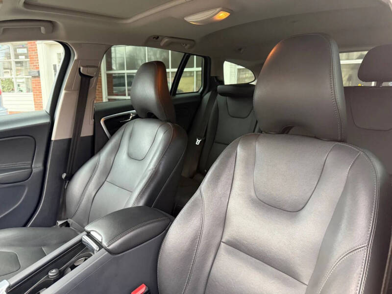 2018 Volvo V60 Cross Country T5 Premier