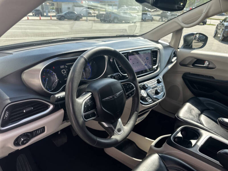 2023 Chrysler Pacifica Touring L