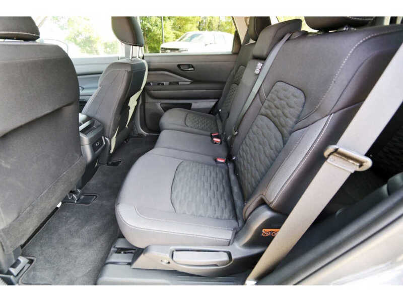 2025 Nissan Pathfinder S